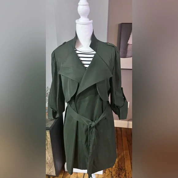 Army Green Trench Coat | Size Medium - Picture 5 of 14